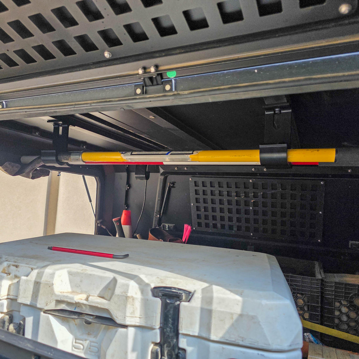 SmartCap Tool Holder – Universal Mount for Shovels, Rakes, Leaf Blowers & More