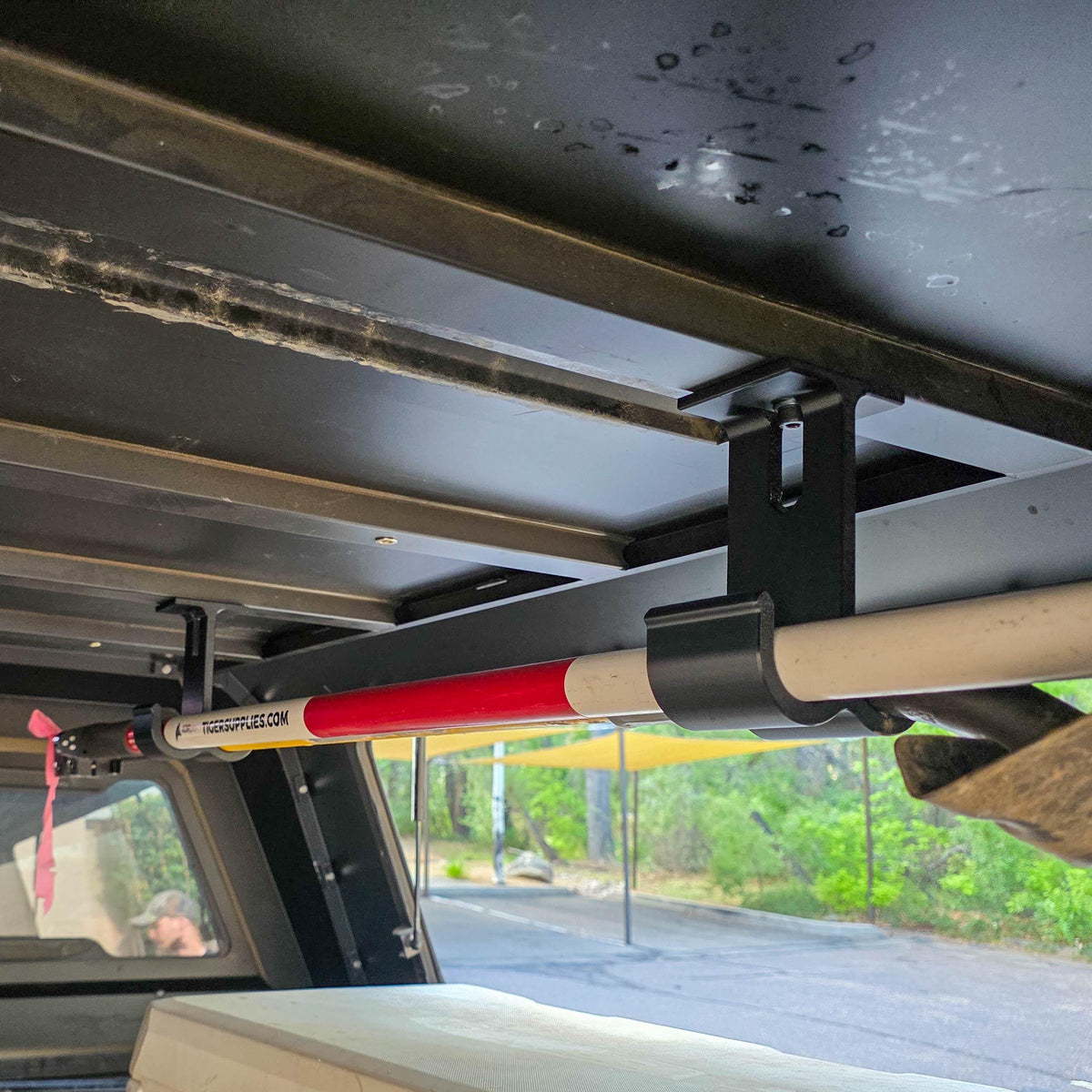 SmartCap Tool Holder – Universal Mount for Shovels, Rakes, Leaf Blowers & More
